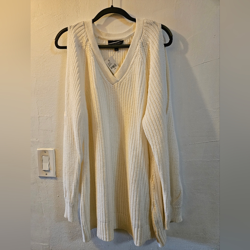Lane Bryant NWT white cable knit sweater with open shoulder sleeve detail  18/20